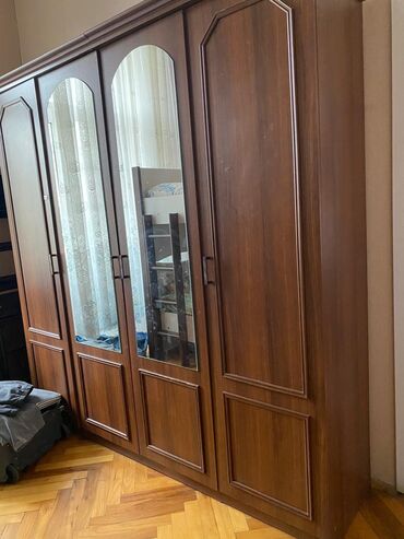Dolablar: Açılan, 4 qapılı Düz dolab, Qarderob, paltar dolabı