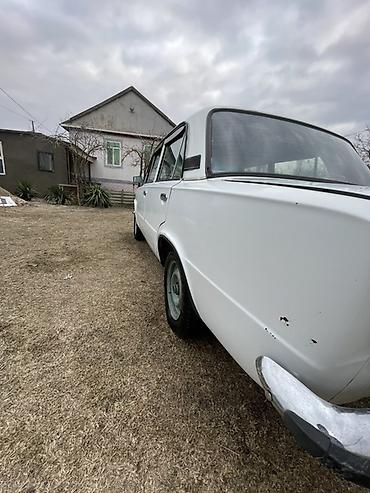 VAZ (LADA): Model: VAZ 2101 “Jiquli” Kuzov: sedan, 4 qapı Rəng: ağ Yanacaq: benzin — 7