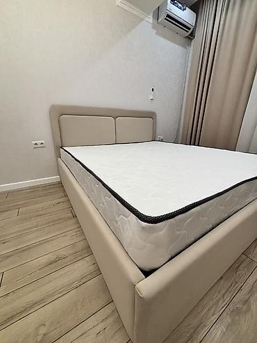 Новый! Двуспальная кровать с мягким изголовьем и матрасом. - Размер