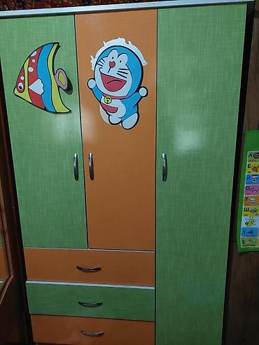 Скупка мебели: Парта-стул. 4000сом. детский шкаф,диван-6000СОМ. ГОРКА СЕРВАНТ-СТОЛ — 8