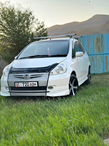 авто меняю на дом: Honda Fit: 2003 г., 1.5 л, Вариатор, Бензин, Седан