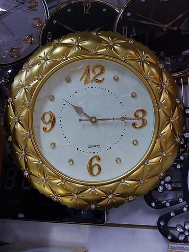 чехол на 7: Настенные часы QUARTZ в классическом стиле. - Круглый корпус с — 1