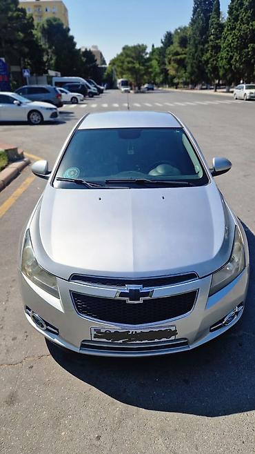 forut satsi: Chevrolet Cruze: 1.4 l | 2013 il 286532 km Sedan — 8