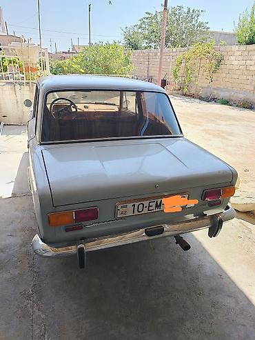 zapi masin: VAZ 2101 “Jiquli” sedan - Korpus: 4 qapılı sedan, ağ/boz rəngli — 4