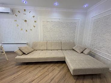 divan ustu: Bej rəngli L formalı yumşaq künc divan - Minimalist dizayn, neytral — 3