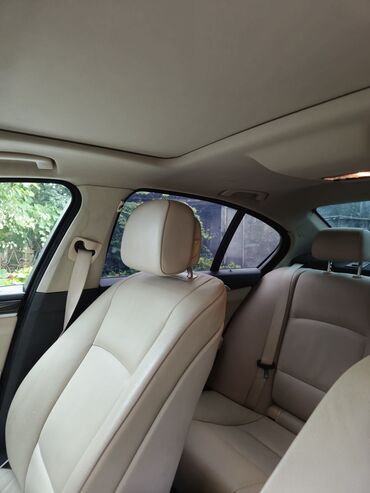 BMW: BMW 5 series: 2 l | 2012 il Sedan — 7