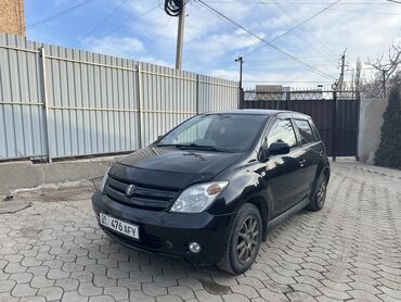 Toyota: Toyota ist: 2003 г., 1.3 л, Автомат, Бензин, Седан