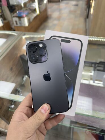 Apple iPhone: IPhone 16 Pro, Б/у, 256 ГБ, Jet Black, Защитное стекло, Чехол, Кабель, 85 %