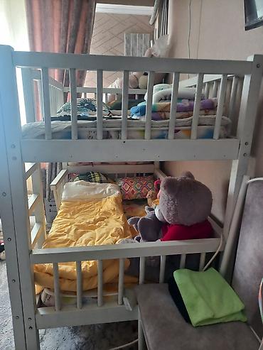 2 ярус кровать: Двухъярусная детская кровать, Б/у, Натуральное дерево, цвет - Белый — 2