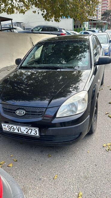 ilkin odenis 2000 azn olan masinlar: Kia Rio: 1.5 l | 2006 il Hetçbek