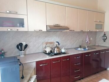 aspirator komuru: Metbex mebeli 500m. Ölçü 3 .5m. Üstünde qaz aspirator verilir Ünvan