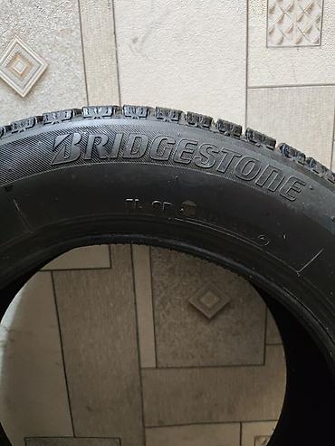продаю резина: Зимние шины Bridgestone (липучка), комплект из 2 шт. Отличное — 4