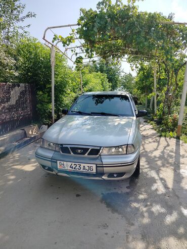 бампер на опель вектра б: Автомобиль Daewoo Nexia серебристого цвета, представленный в