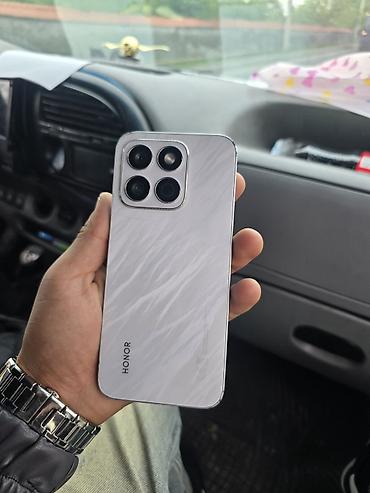 телефон fly selfie 1: Honor X8c, цвет - Белый, Две SIM карты — 2