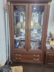 ПО для бизнеса: Стеклянная витрина-шкаф