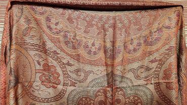 Baş geyimləri: Paşmina şarf Hindistandan hədiyyə olaraq alınmışdı. Ehtiyac olmadığı — 10