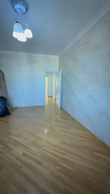 Uzunmüddətli kirayə mənzillər: Şəhər mənzili – klassik üslubda geniş və işıqlı - Plan: geniş zal — 9