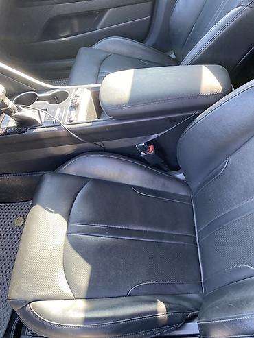 Другие детали салона: Kia K5 — интерьер и оснащение - Центральная консоль с селектором — 4