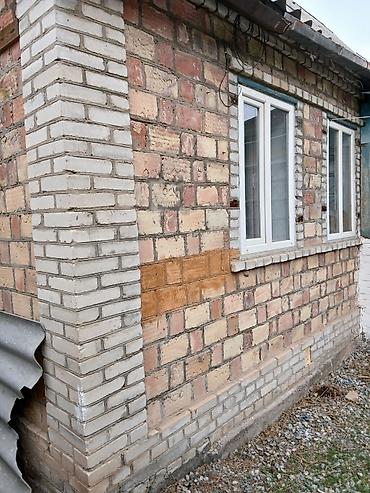 салон красоты услуги: Небольшой кирпичный дом (пристрой) с участком. Планировка по — 2