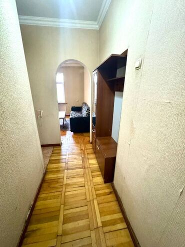 Uzunmüddətli kirayə mənzillər: Yasamal rayonu, Elmlər metrosunun yaxını, Nəşriyyatın qarşısı, köhnə — 7