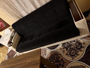işlənmiş divan satılır: Divan kreslo super vəziyyətdədi qiymət 300 azn təcili satilir