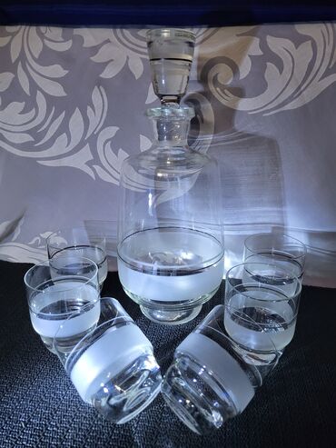 Kuhinjski setovi: Servis nov paracinsko staklo 70te za vino. Servis sve na njemu odsjaj na lalafo.rs — 7 Kuhinjski setovi: Servis nov paracinsko staklo 70te za vino. Servis sve na njemu odsjaj — 7