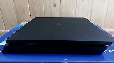 Видеоигры и приставки: Heç bir problemi yoxdur . 500gb PS4 slim . Üstündə 1 joystick həddiyə — 1