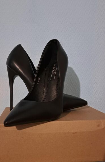 Женская обувь: Туфли, 37, цвет - Черный, Новый