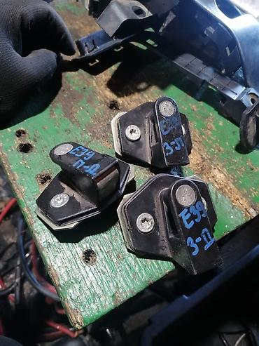 user car: BMW E39 više komada - Delovi za BMW E39, označeni i sortirani (3-d — 1