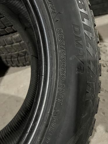 резина 225 55 r18 зима: 225/55/18 25год 95%
В отличном состоянии 
Без шишек и порезов — 4