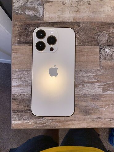 Apple iPhone: IPhone 14 Pro, Б/у, 256 ГБ, Matte Gold, Защитное стекло, Чехол, 83 %