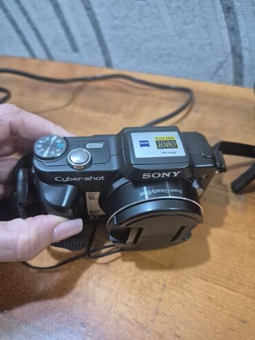 Fotokameralar: SONY Iwlenmiw. Kompyutere kocurmek ucun oturucuden bawqa her weyi lalafo.az -da Fotokameralar: SONY Iwlenmiw. Kompyutere kocurmek ucun oturucuden bawqa her weyi