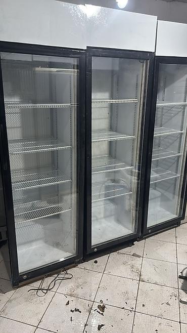 Mağaza vitrin soyuducusu – 3 qapılı, şüşə önlü - Böyük vitrin həlli