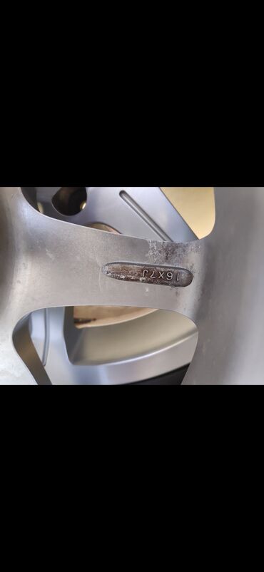 Disk təkərlər: Disk və təkərlər satılır. R16 7j et49. Disklərdə çat svarka vəya əyri — 4