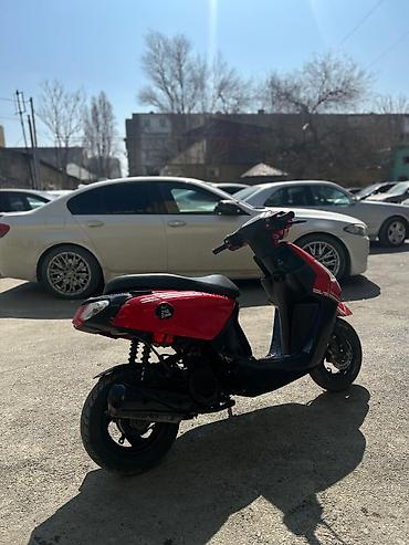 moped zigzag: Qırmızı rəngli şəhər skuterı Xüsusiyyətlər:Salam Zigzag satılır.Mator — 2