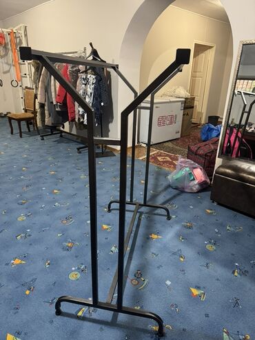 сколько стоит вешалка для одежды: Напольная металлическая вешалка-стойка для одежды (двухуровневая)