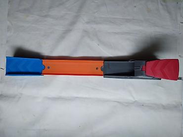 Hot wheels ispaljivac autica sirina 3 cm. ispravan — 2