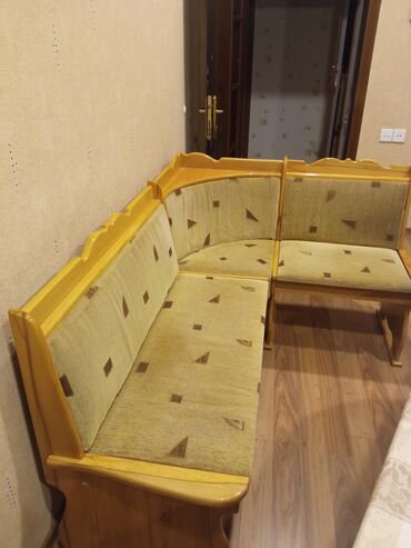 işdənmiş divan: Künc divanı
(fıstıq)