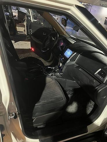 bmw 328: Ssangyong Tivoli: 2018 г., 1.6 л, Автомат, Бензин, Кроссовер — 3