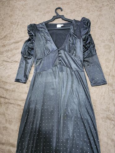 Вечерние платья: Вечернее платье, Атлас, С рукавами, Камни, M (EU 38)