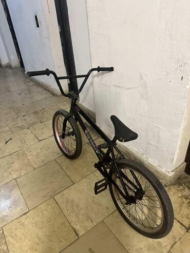 Orginal bmx satılır ideal veziyyetdedir. real alıcıyla qiymətdə