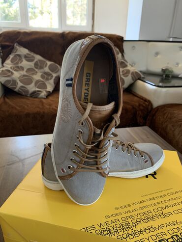 Krasofkalar və idman ayaqqabıları: GREYDER100% İçindəki altlığı dəri, bağları dəri, qırağ tikilişi dəri -da lalafo.az — 24 Krasofkalar və idman ayaqqabıları: GREYDER100% İçindəki altlığı dəri, bağları dəri, qırağ tikilişi dəri — 24