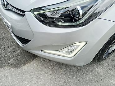 1 64: Hyundai Elantra: 1.6 l | 2015 il Sedan — 4