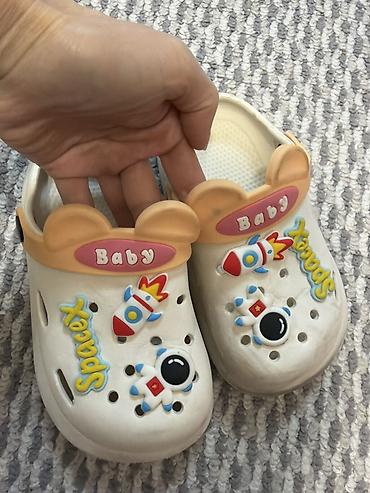 кроксы крокс crocs: Детские кроксы 27/28 размер за 100 сом б/у - Тематика: Space — — 2