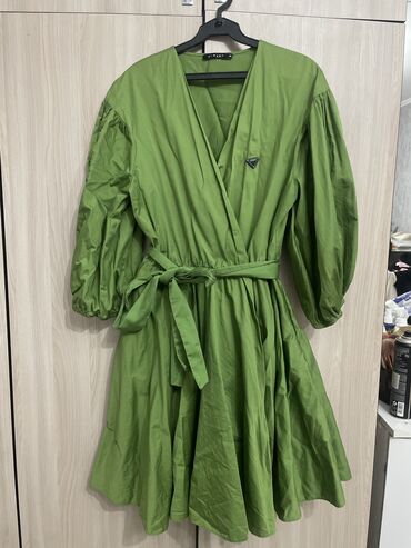 современные кыргызские национальные платья: Күнүмдүк көйнөк, Жай, Кыска модель, M (EU 38)