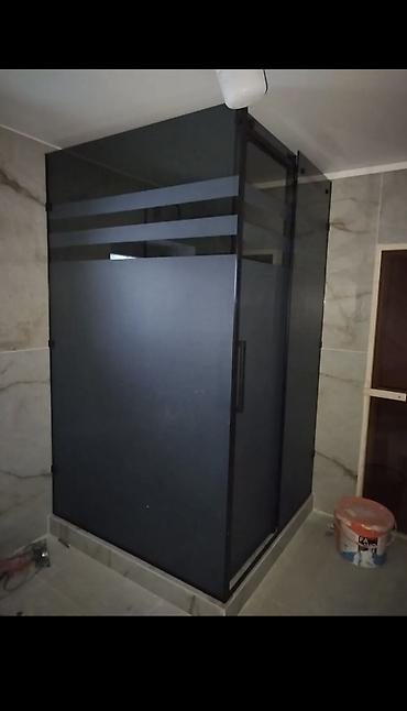 Душевые перегородки и ограждения: Раздвижные стеклянные перегородки для душа - Тип: стационарные и — 1