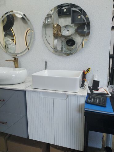 биде накладка на унитаз: Ağ rəngli, düzbucaqlı formalı, müasir üslubda hazırlanmış əl-üz yumaq