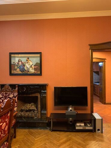 Köhnə tikili: 4 otaqli menzil m. Iceri Sheher.DUPLEX Mənzilin yerləşdiyi bina — 7