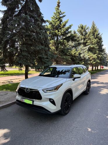 срочно продать машину: Toyota Highlander: 2023 г., 2.5 л, Типтроник, Гибрид, Внедорожник