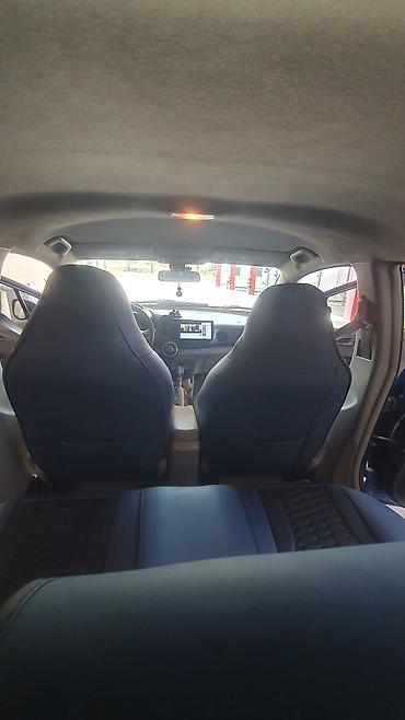 165 60 14: Honda Insight hibrid hetçbek, mavi rəngdə təqdim olunur. Avtomobilin — 2